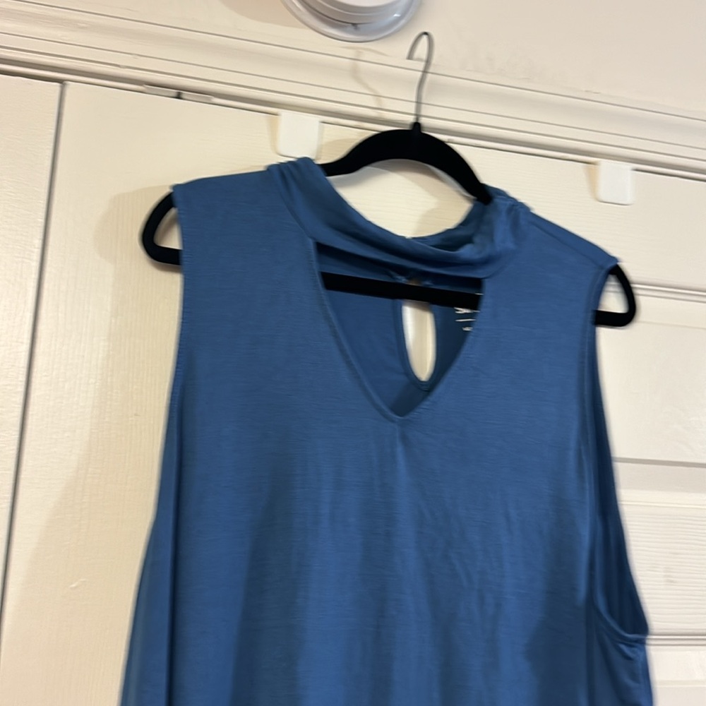 Torrid super soft knits blue sleeves tank top key hole neck 4X - Picture 3 of 5